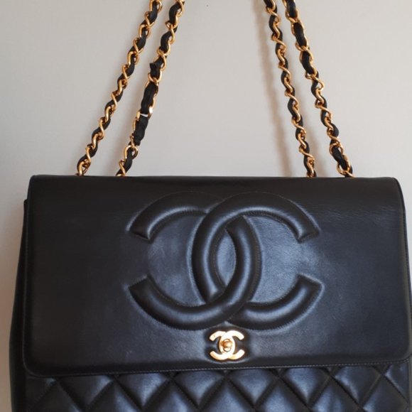 **SOLD** Authentic CHANEL Jumbo Shoulder Bag - Picture 5 of 9